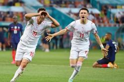 开云体育下载-瑞士队在比赛中一路领先，最终获胜