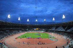 开云官网-雷霆对阵广厦队，西亚卡姆状态火热，独木难支还是团队胜利？