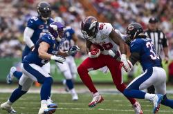 开云体育-冷门与热焰，日本队碾压法国队之夜，石宇奇点燃的不只是赛场