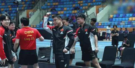 德国乒乓球队碾压日本乒乓球队，王皓送出助攻