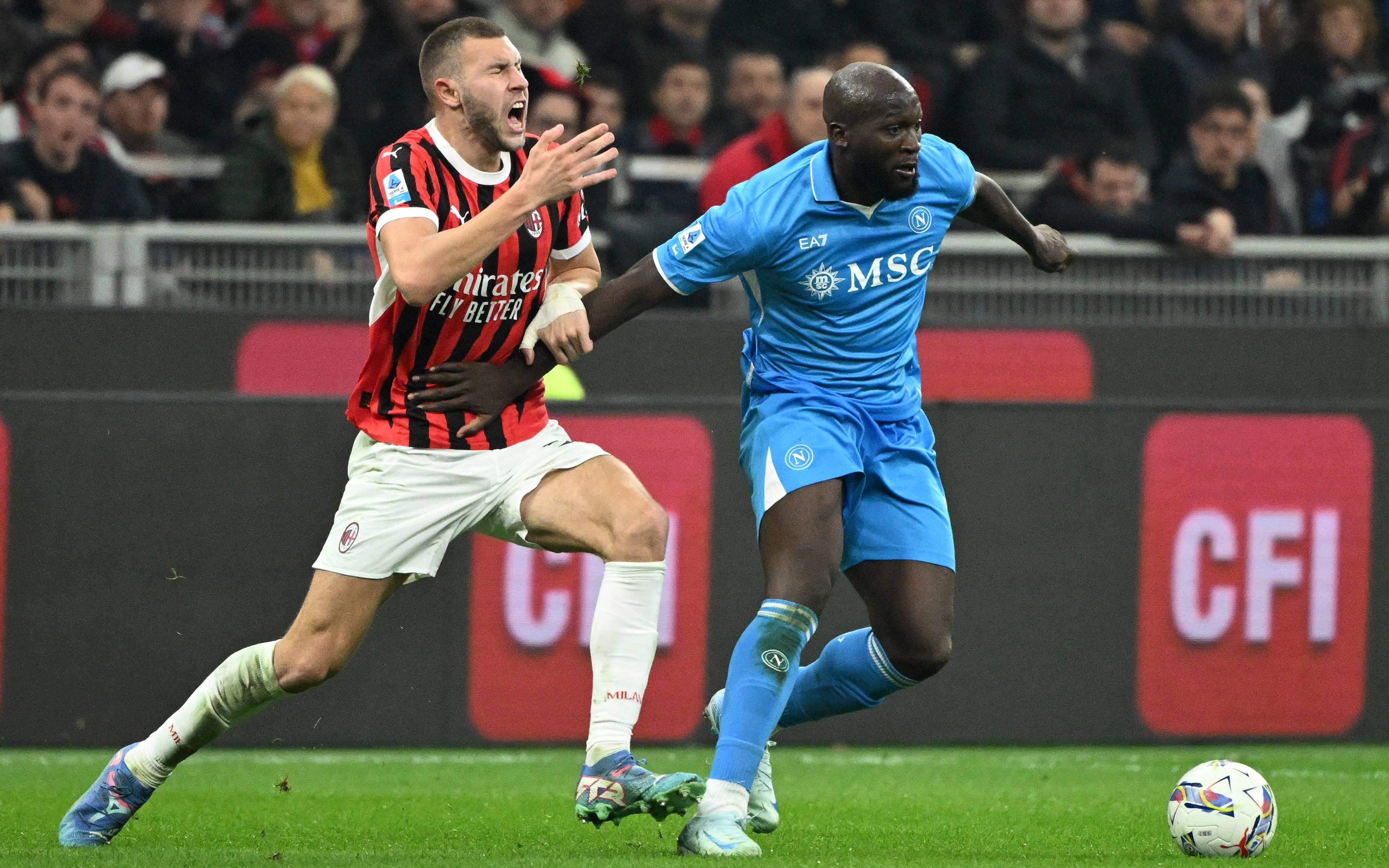 关于那不勒斯球员集训备战，各项技战术训练全方位展开的信息