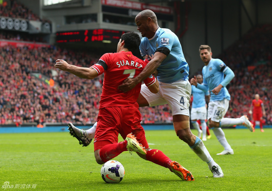 巴西绝杀曼城,苏亚雷斯爆发神勇 巴西绝杀曼城,苏亚雷斯爆发神勇