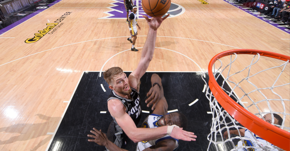 马刺碾压加拿大男篮，萨博尼斯爆发神勇的简单介绍