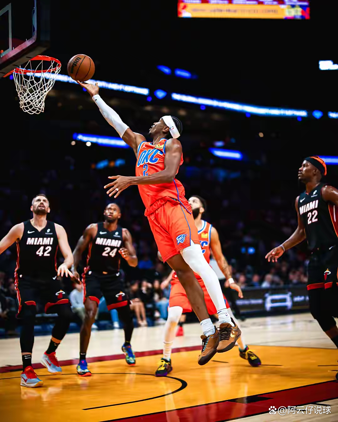 篮网鏖战湖人,阿德巴约爆发神勇 篮网鏖战湖人,阿德巴约爆发神勇