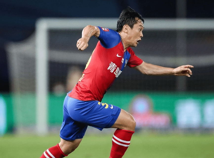 宝安力擒对手，积极争取中超前十四的简单介绍