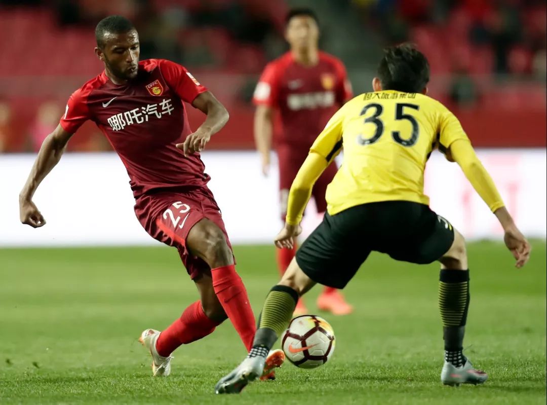 广州富力客场输给河北华夏幸福,战绩下滑的简单介绍 广州富力客场输给河北华夏幸福,战绩下滑的简单介绍