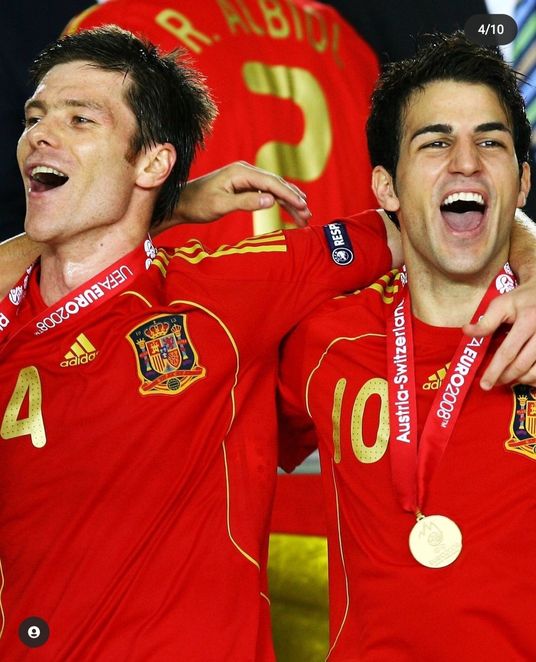 欧洲杯精彩瞬间展现，球员壮举感叹世界之巅