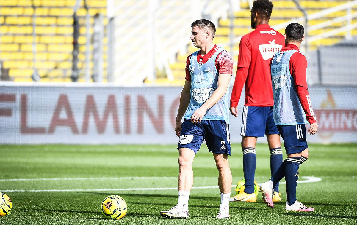 甘冈主场战平第戎，表现稳定的简单介绍