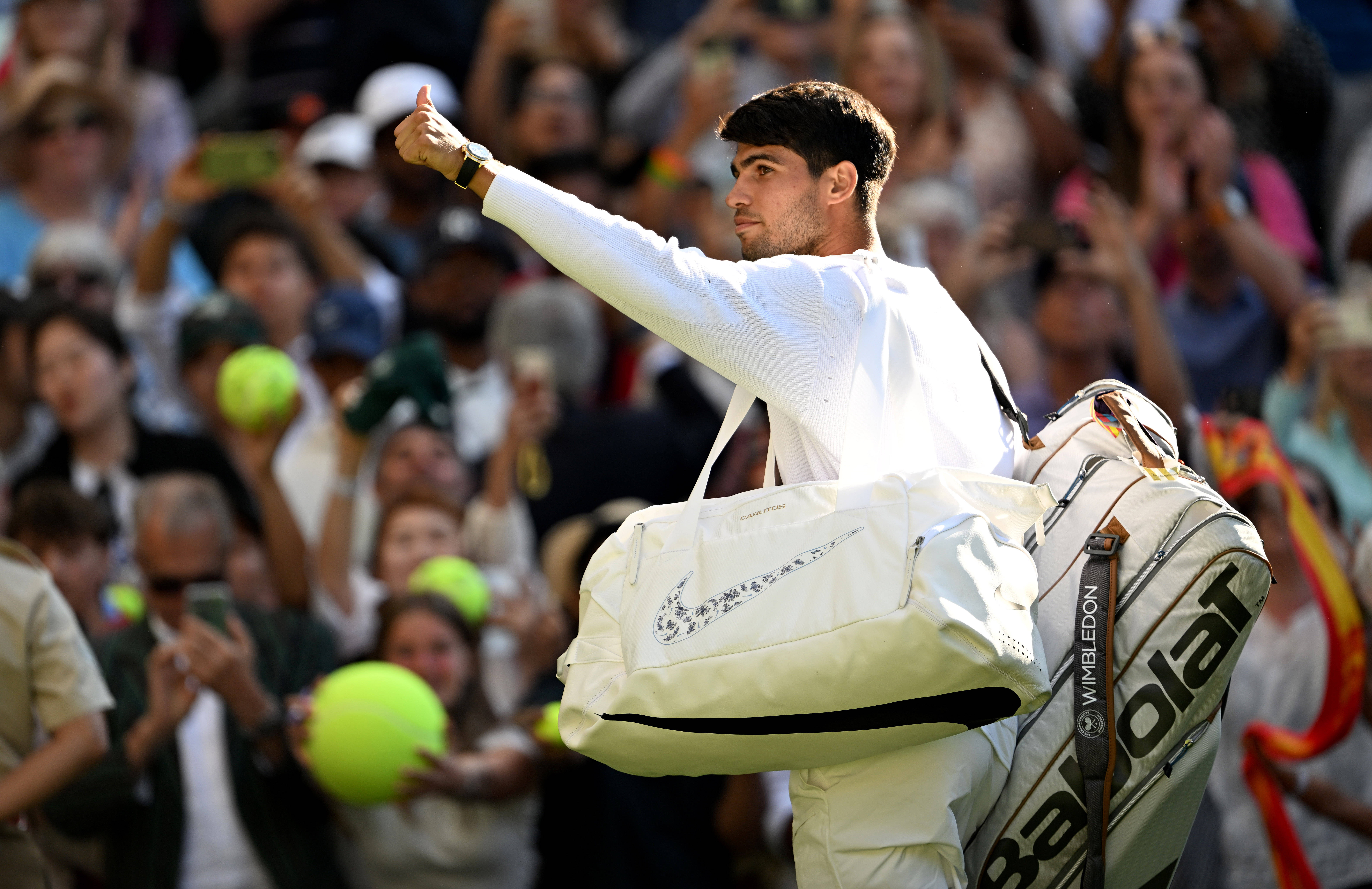 关于法网鏖战温网，阿尔卡拉斯统治全场的信息