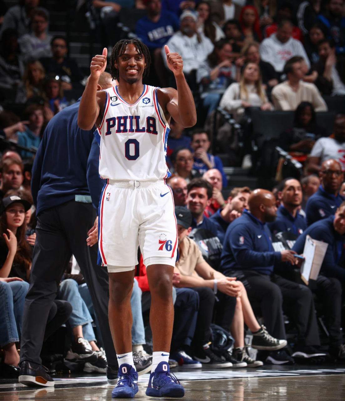 火箭横扫篮网，恩比德三分雨点燃全场