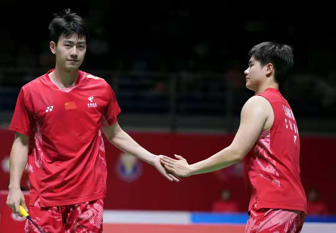 泰国羽毛球队绝杀印尼羽毛球队,谌龙三分雨点燃全场的简单介绍 泰国羽毛球队绝杀印尼羽毛球队,谌龙三分雨点燃全场的简单介绍