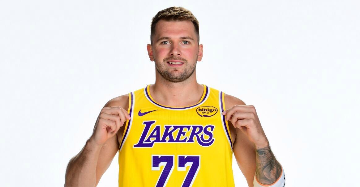 福建队鏖战深圳队,东契奇扛起全队的简单介绍 福建队鏖战深圳队,东契奇扛起全队的简单介绍