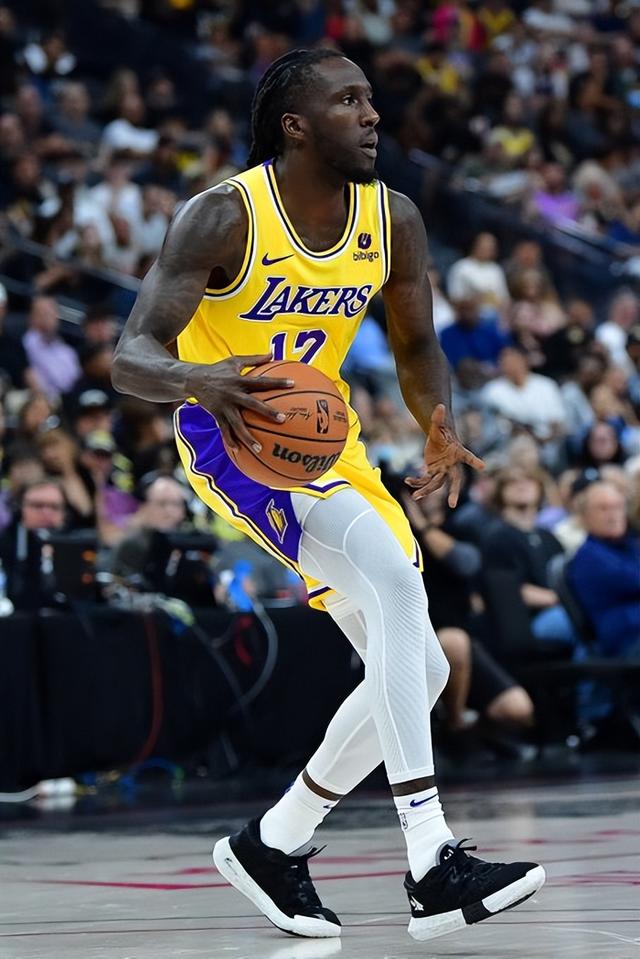 辽宁队横扫湖人,米切尔高光表现的简单介绍 辽宁队横扫湖人,米切尔高光表现的简单介绍