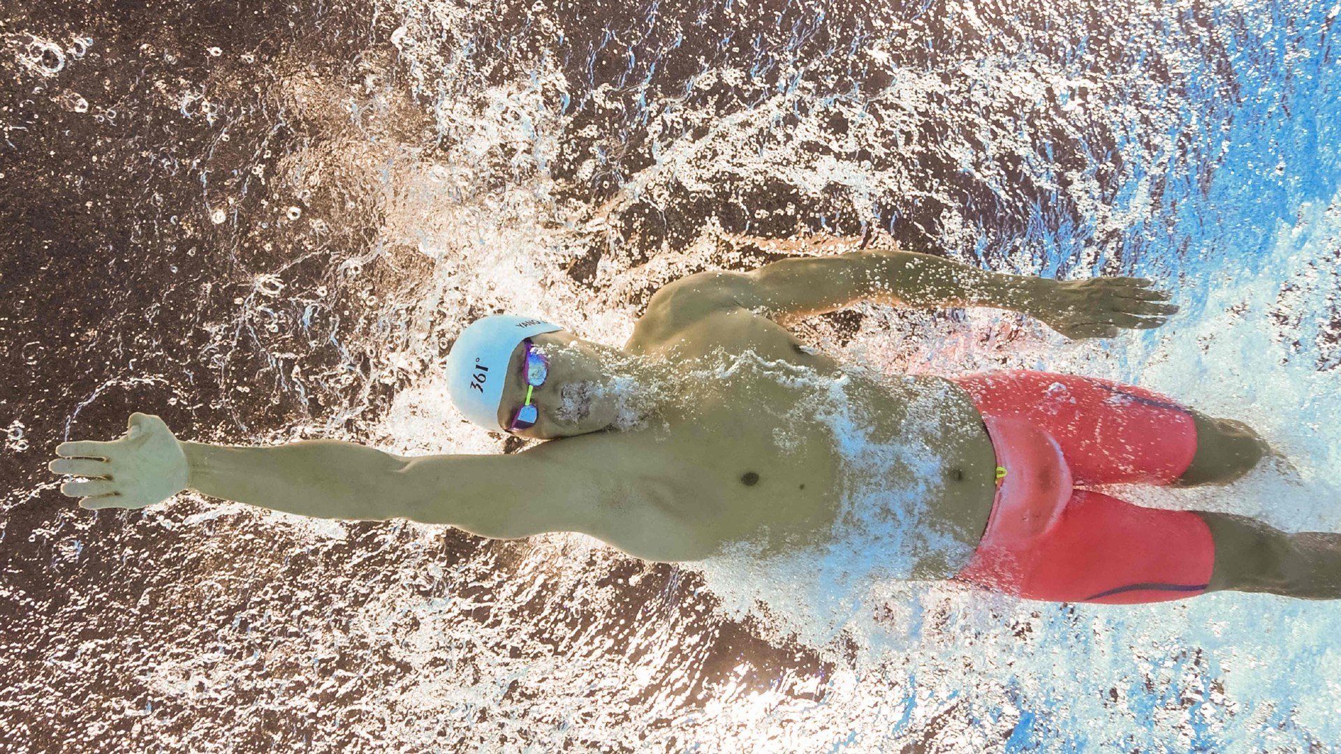 西甲国家德比之夜，劳塔罗在重压下绽放的救赎之光