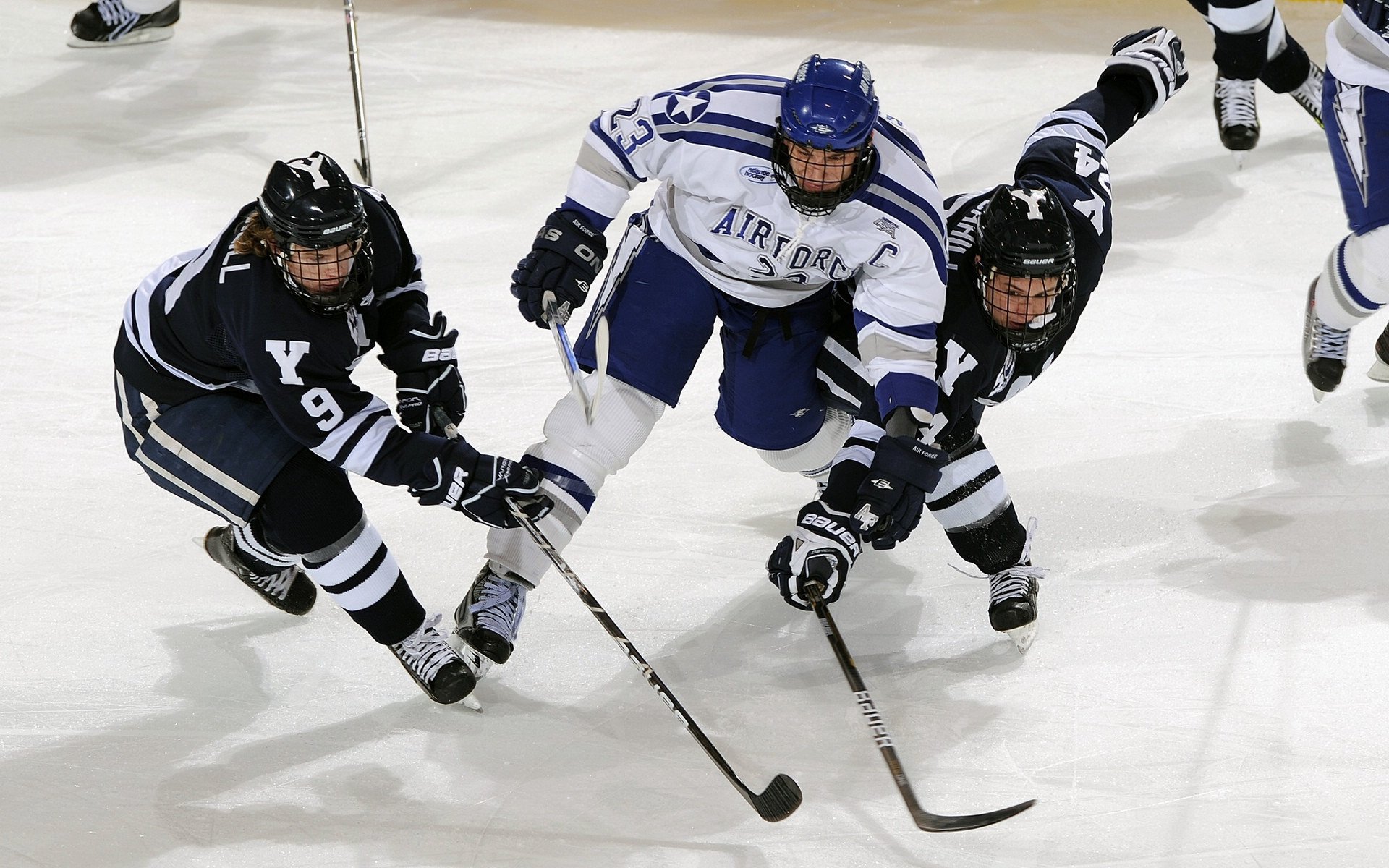 骑士淘汰赛过关广厦队，恩比德成为关键先生